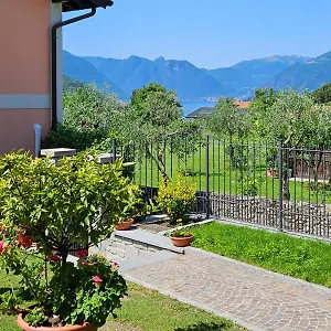 Apartment With Garden And Parking, Bellagio